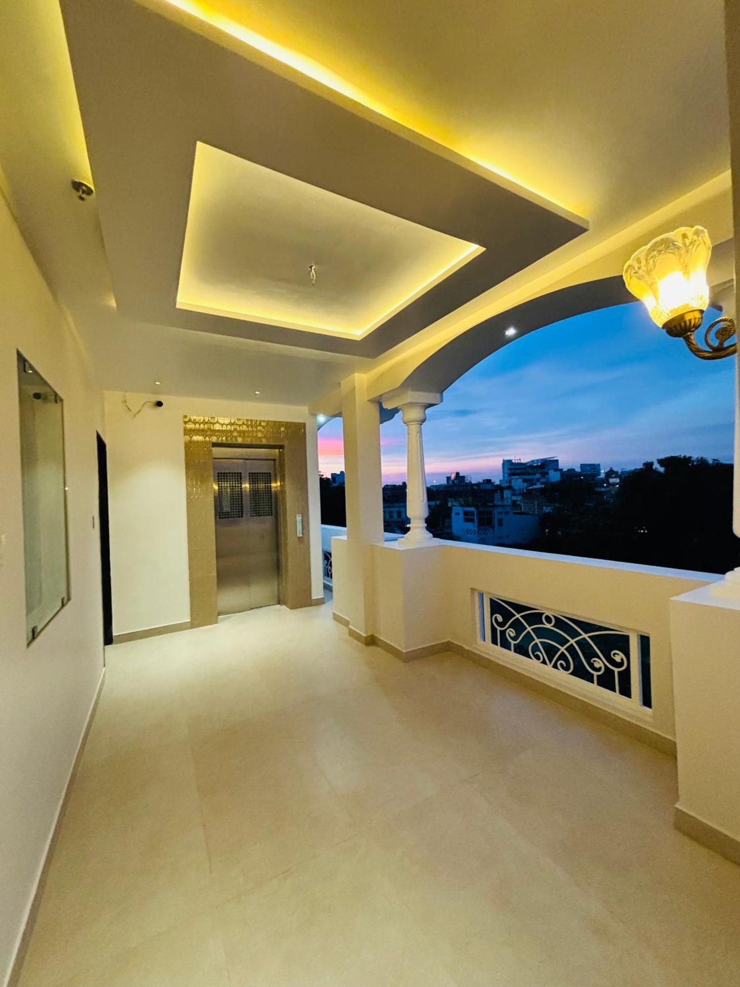 The Lavish Stay Varanasi Exterior photo