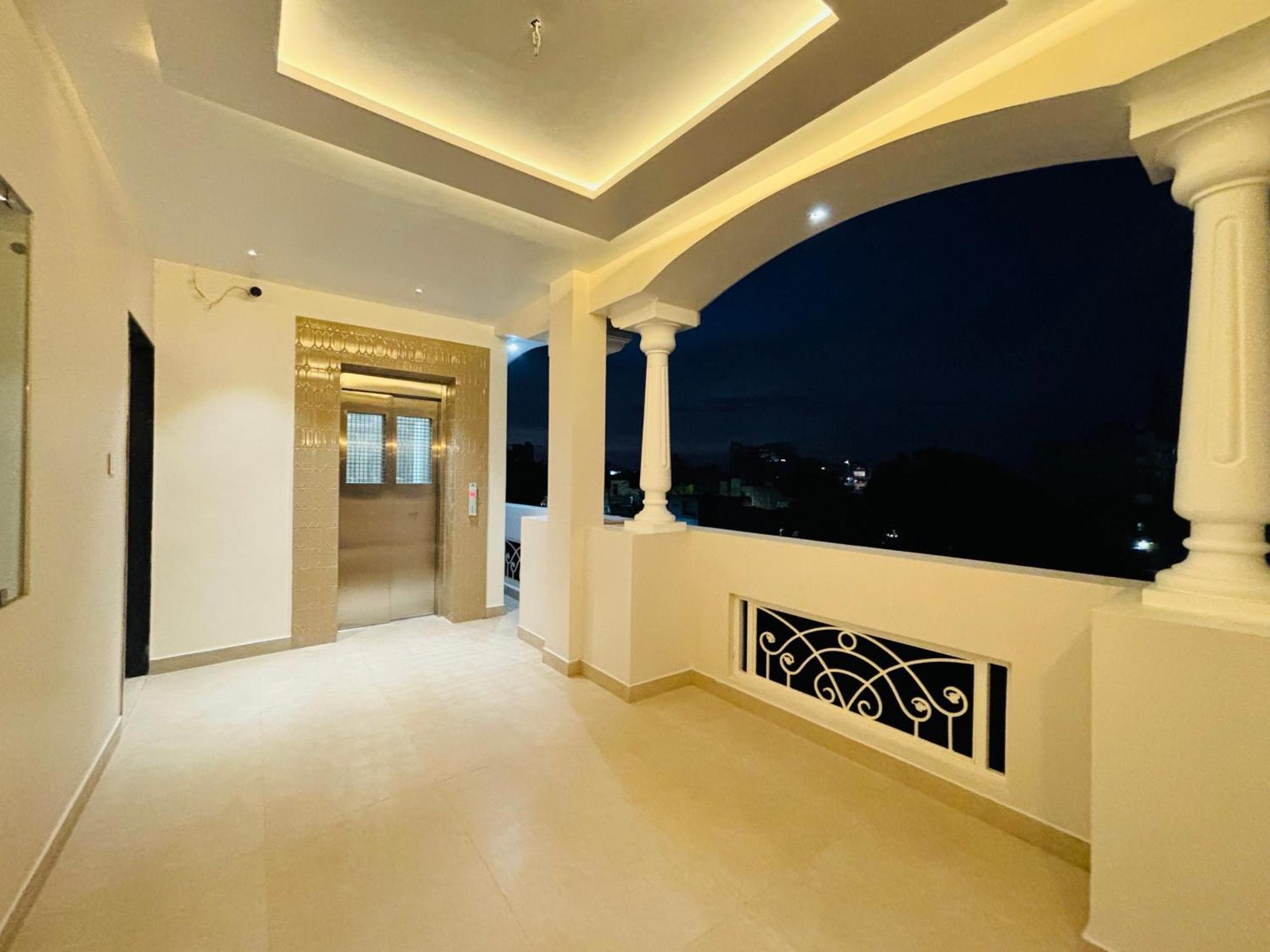 The Lavish Stay Varanasi Exterior photo