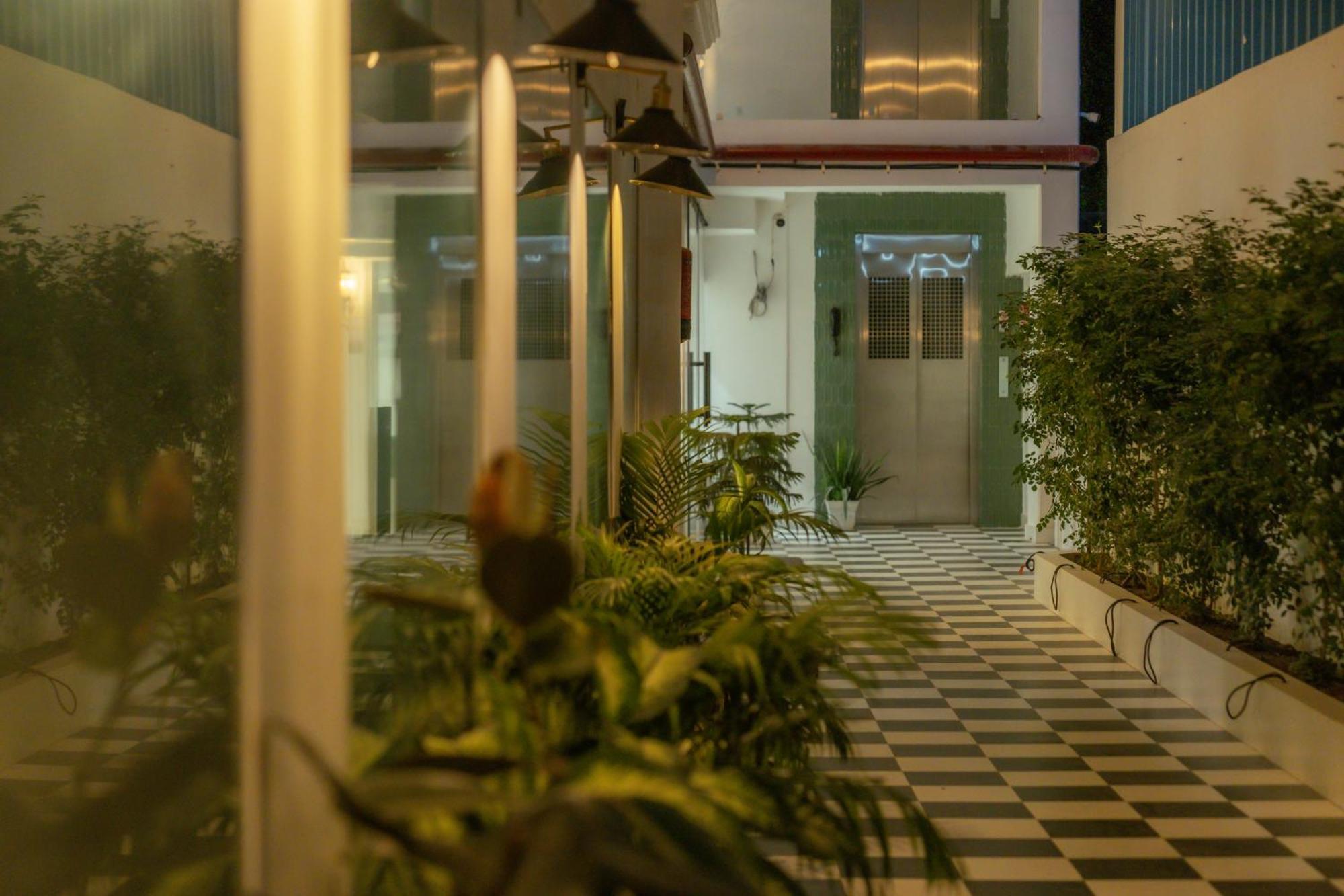 The Lavish Stay Varanasi Exterior photo