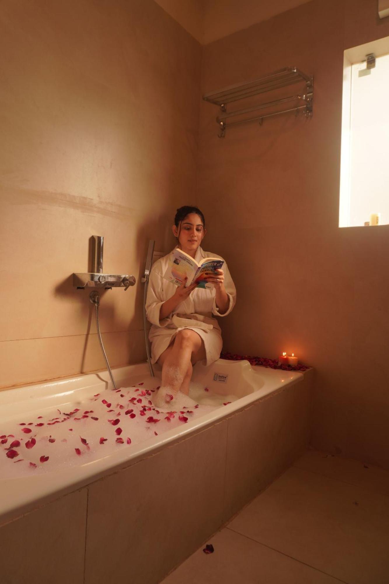 The Lavish Stay Varanasi Exterior photo